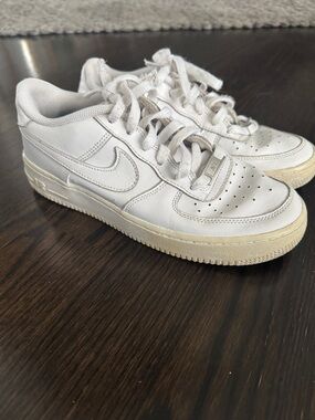 Nike AF1 White Low-Top Leather Sneakers